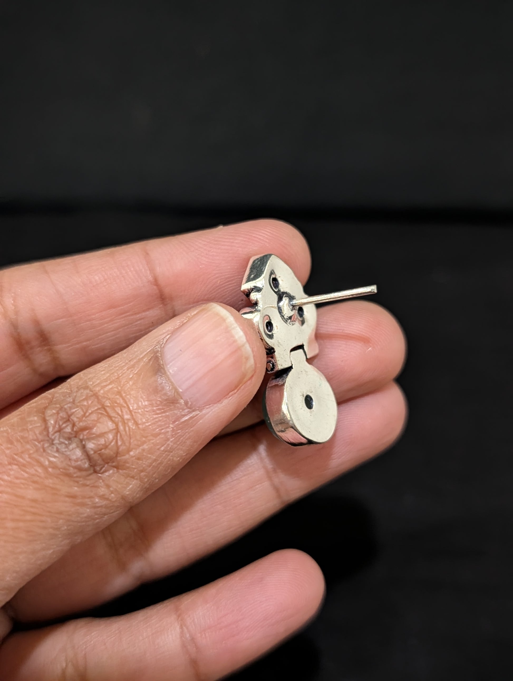 Oxidized silver Geometric shape stud earrings - Simpliful