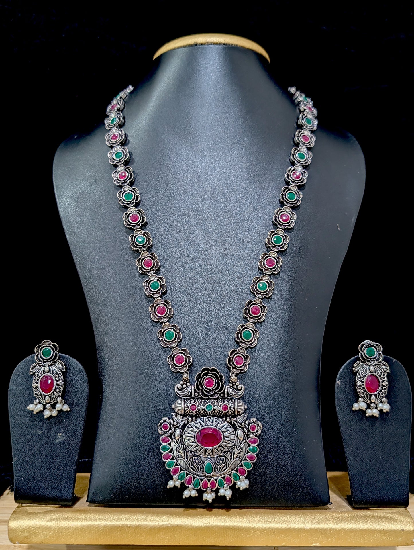 Oxidized Silver Rose Flower design necklace and earrings set - Simpliful