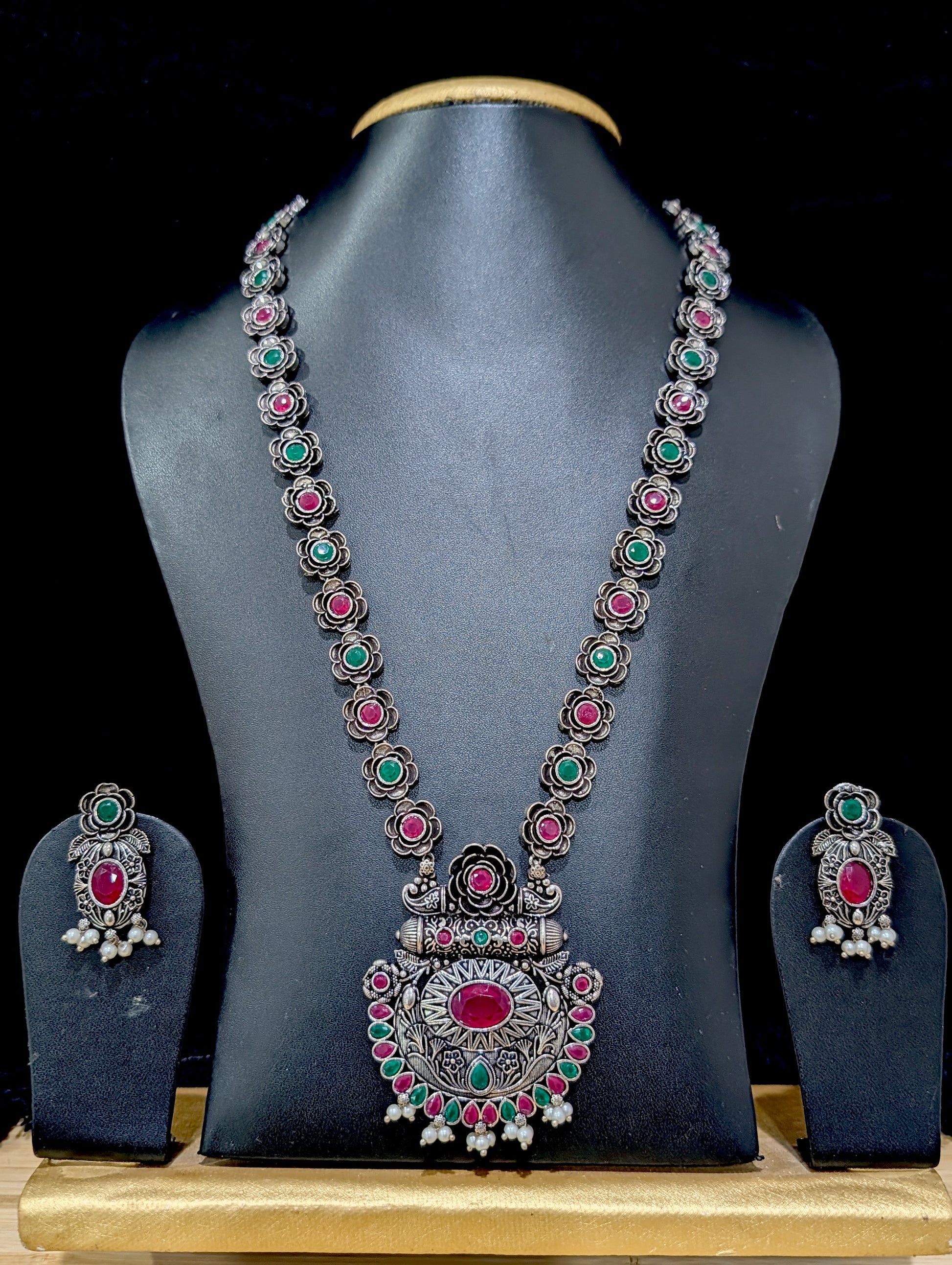 Oxidized Silver Rose Flower design necklace and earrings set - Simpliful