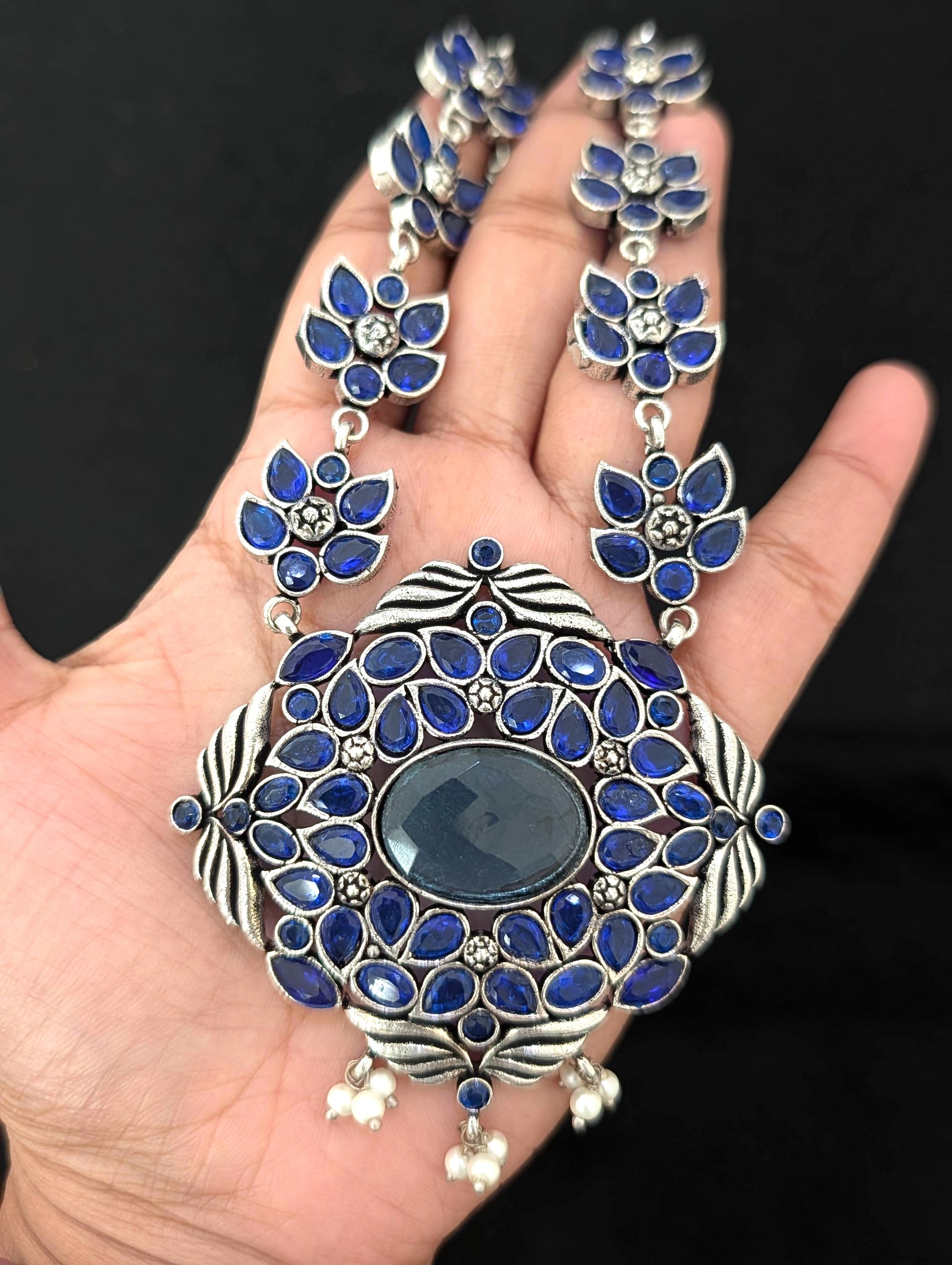 Oxidized Silver Flowery Diamond design Haram and earrings set - Simpliful