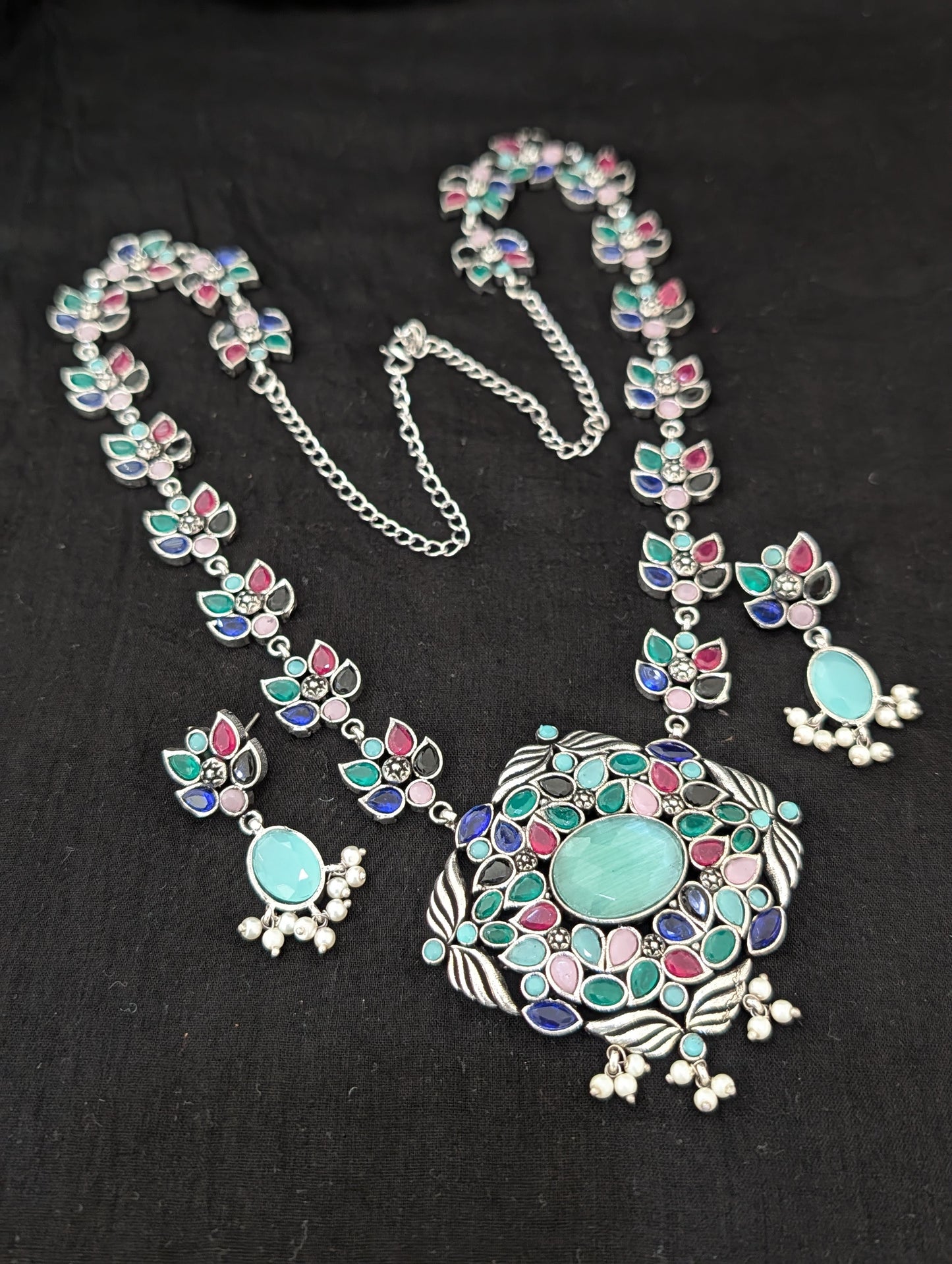 Oxidized Silver Flowery Diamond design Haram and earrings set - Simpliful