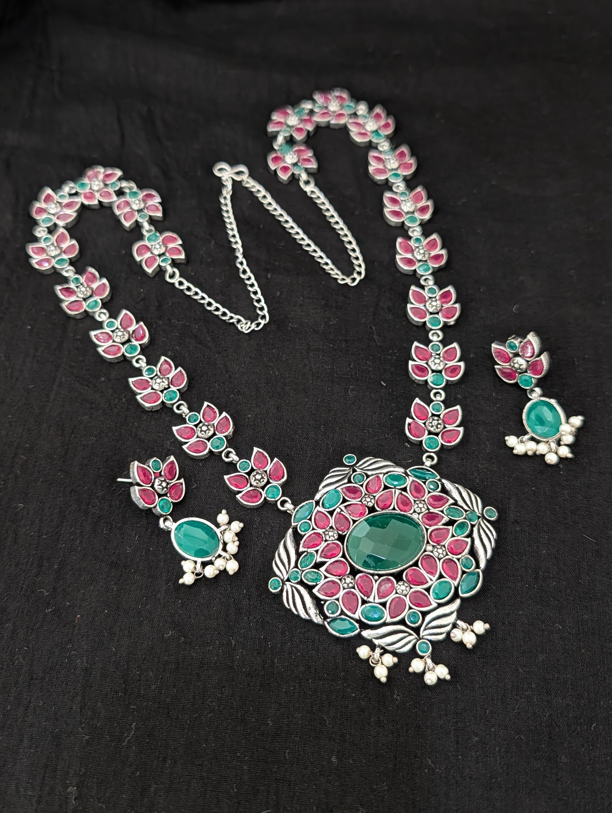 Oxidized Silver Flowery Diamond design Haram and earrings set - Simpliful