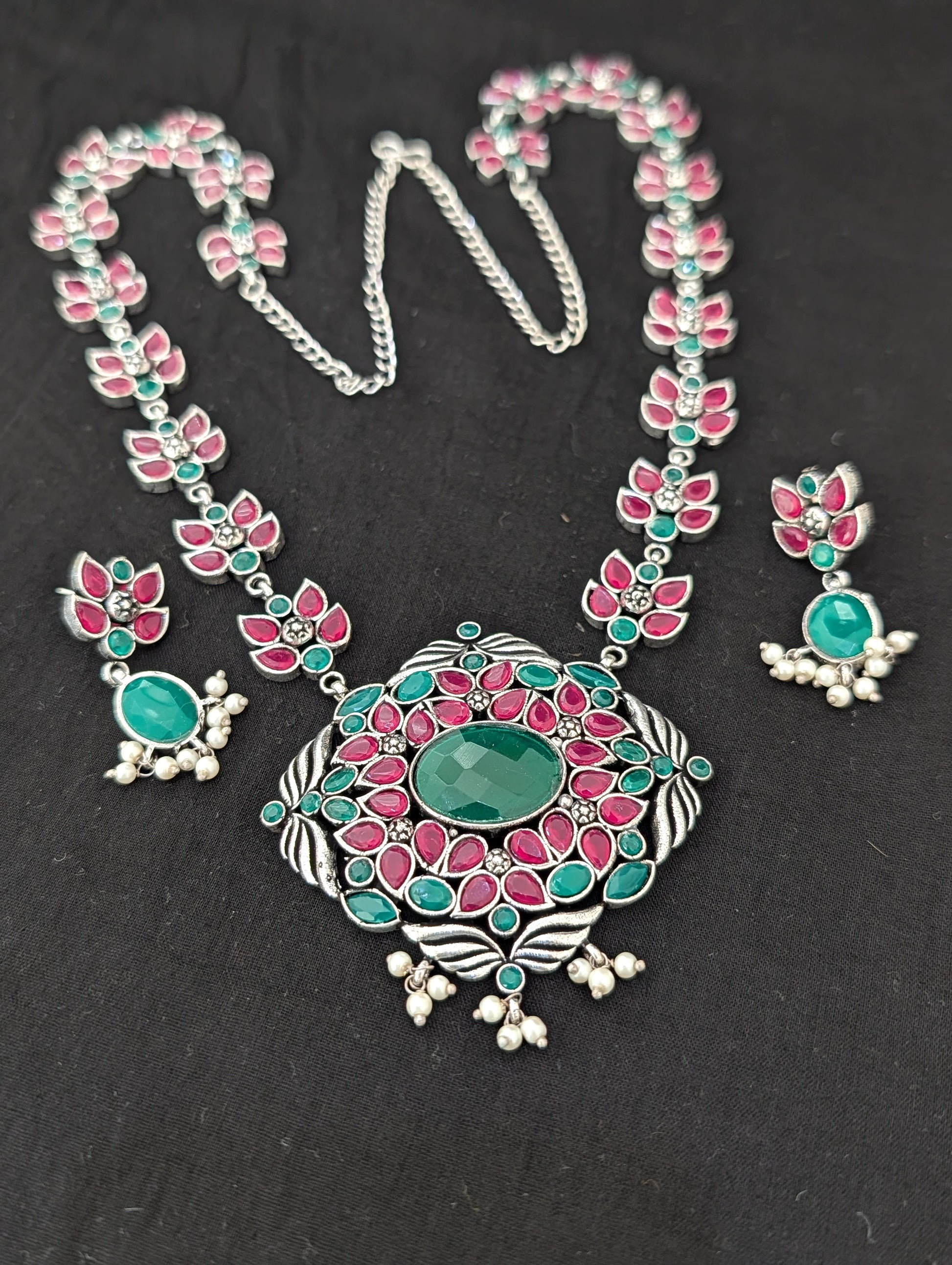 Oxidized Silver Flowery Diamond design Haram and earrings set - Simpliful