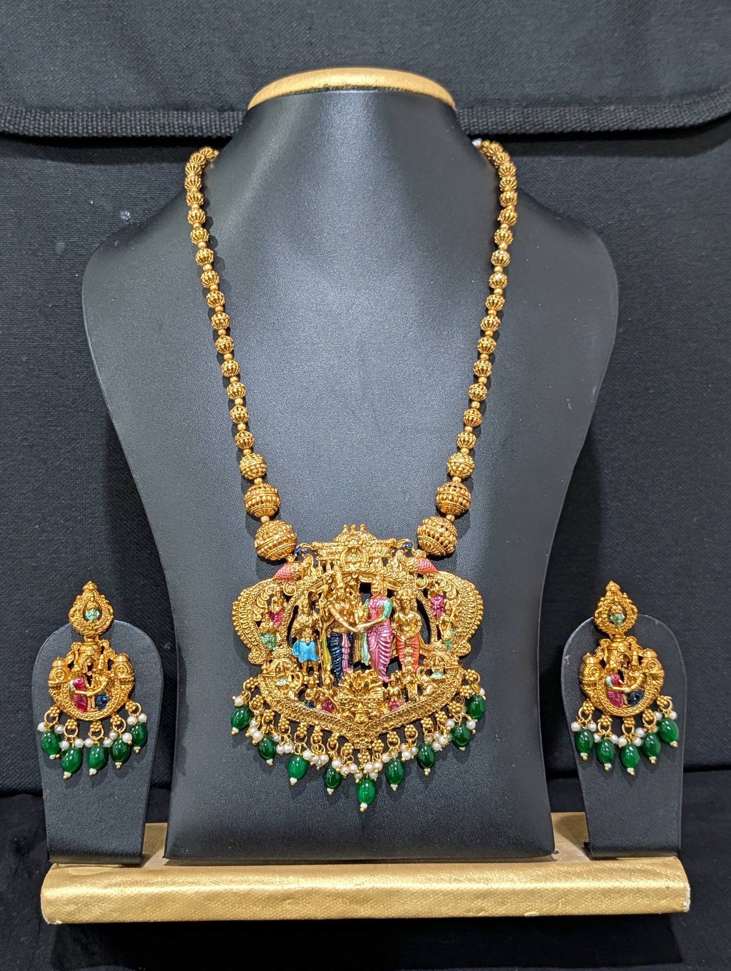 Thirukalyanam Pendant Antique Necklace set - Simpliful