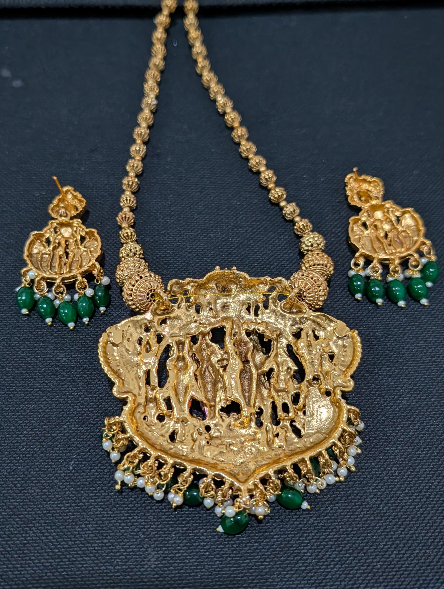 Thirukalyanam Pendant Antique Necklace set - Simpliful