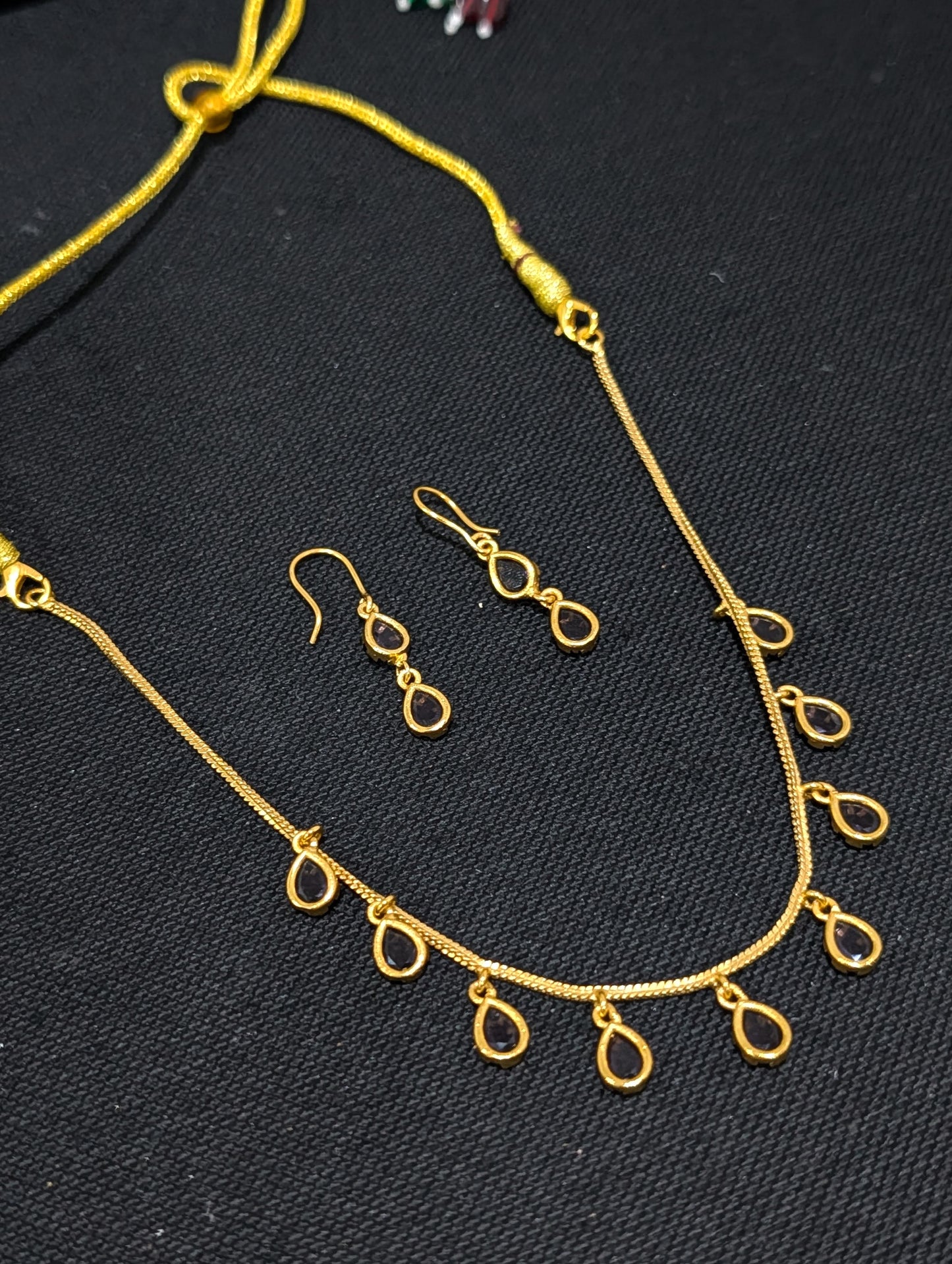 Minimalistic Teardrop CZ Choker Necklace set - Simpliful