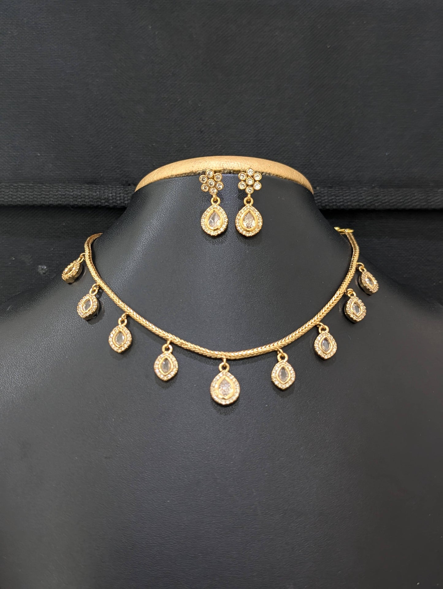 Minimalistic Multiple Teardrop CZ Choker Necklace set
