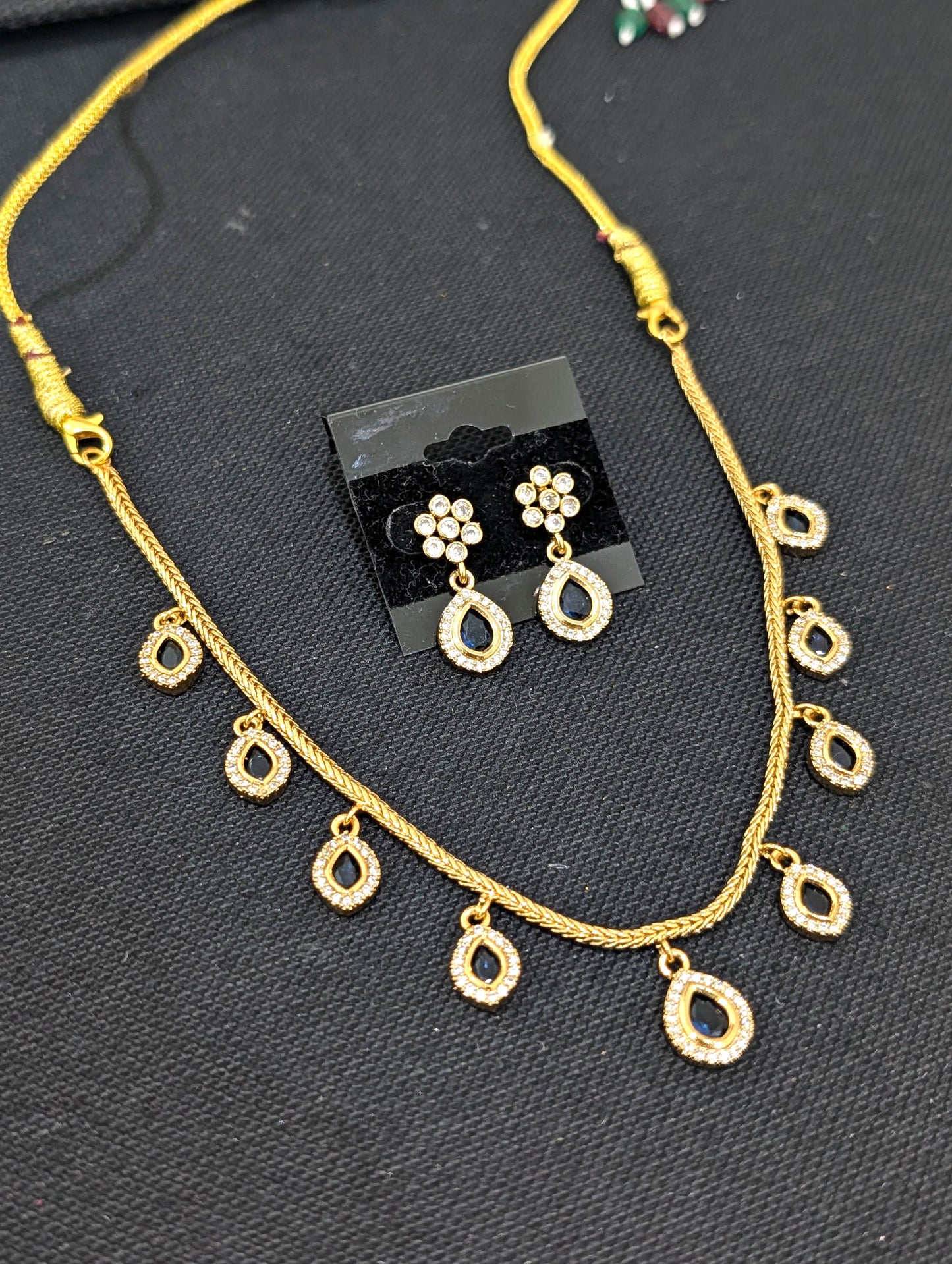 Minimalistic Multiple Teardrop CZ Choker Necklace set