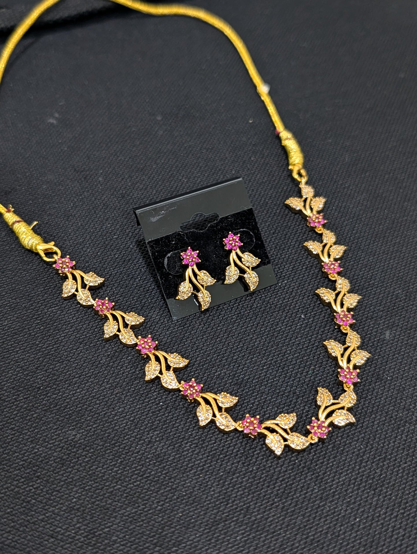 Leaf design Antique CZ Choker Necklace set