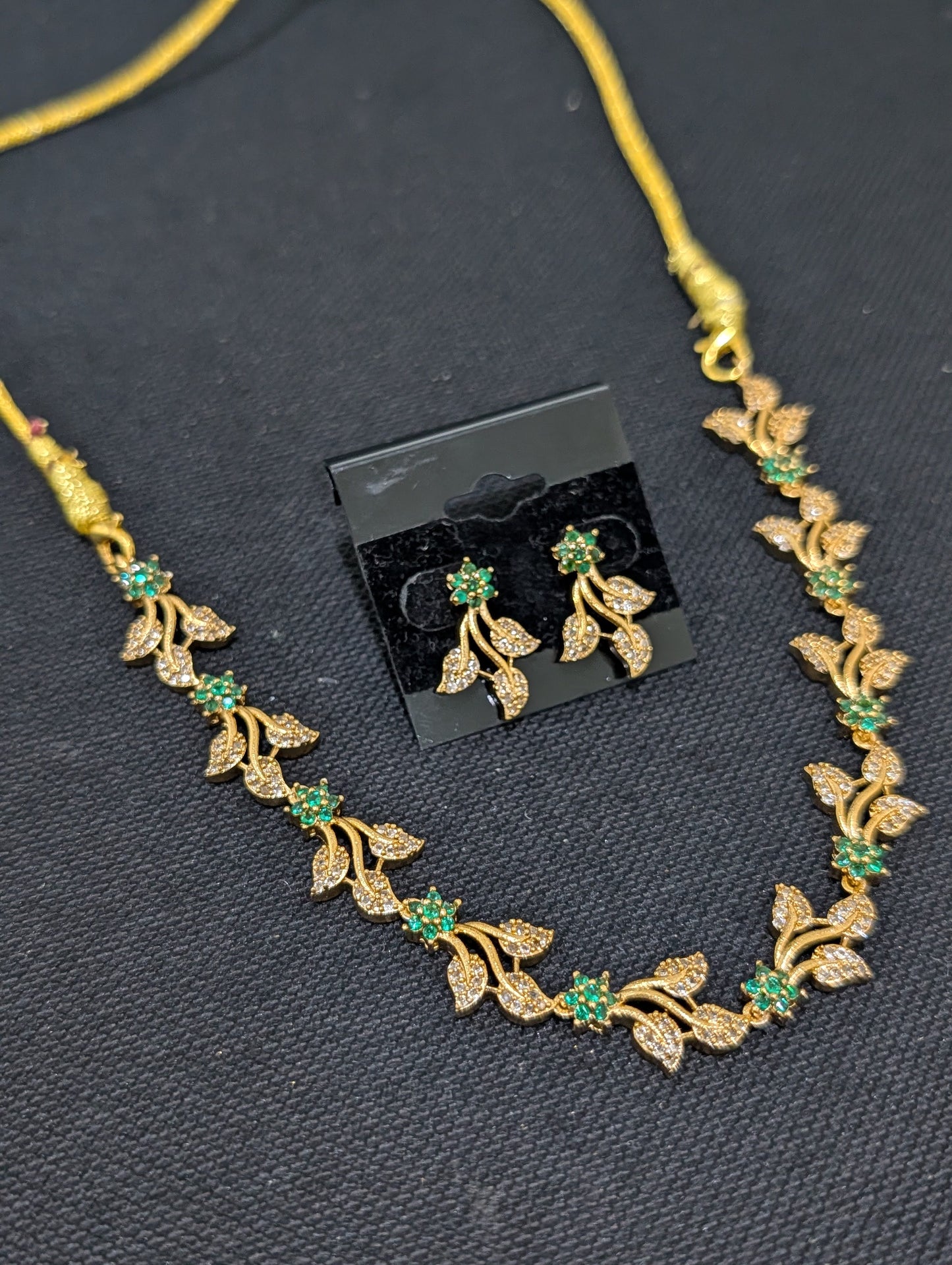 Leaf design Antique CZ Choker Necklace set