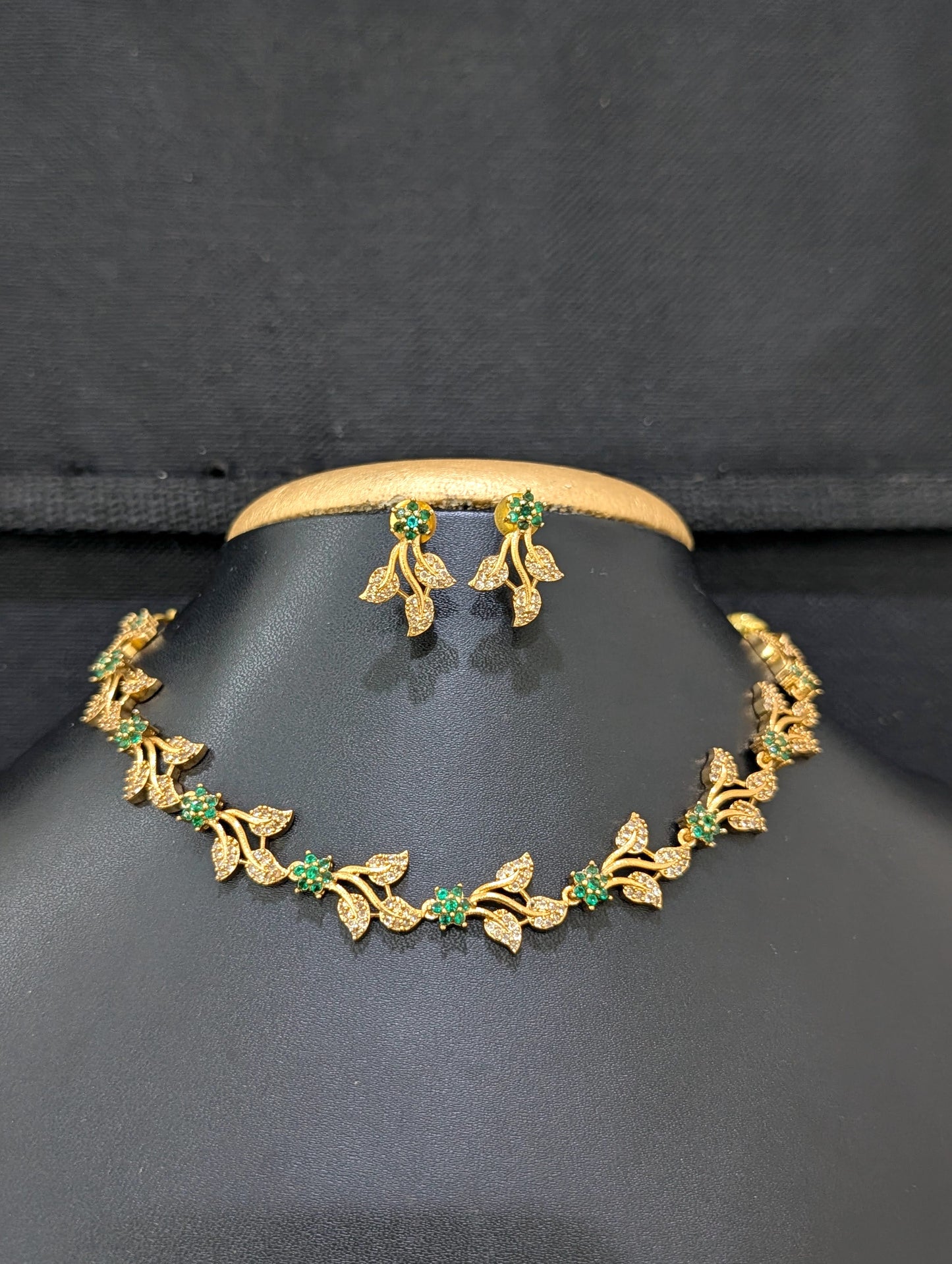 Leaf design Antique CZ Choker Necklace set