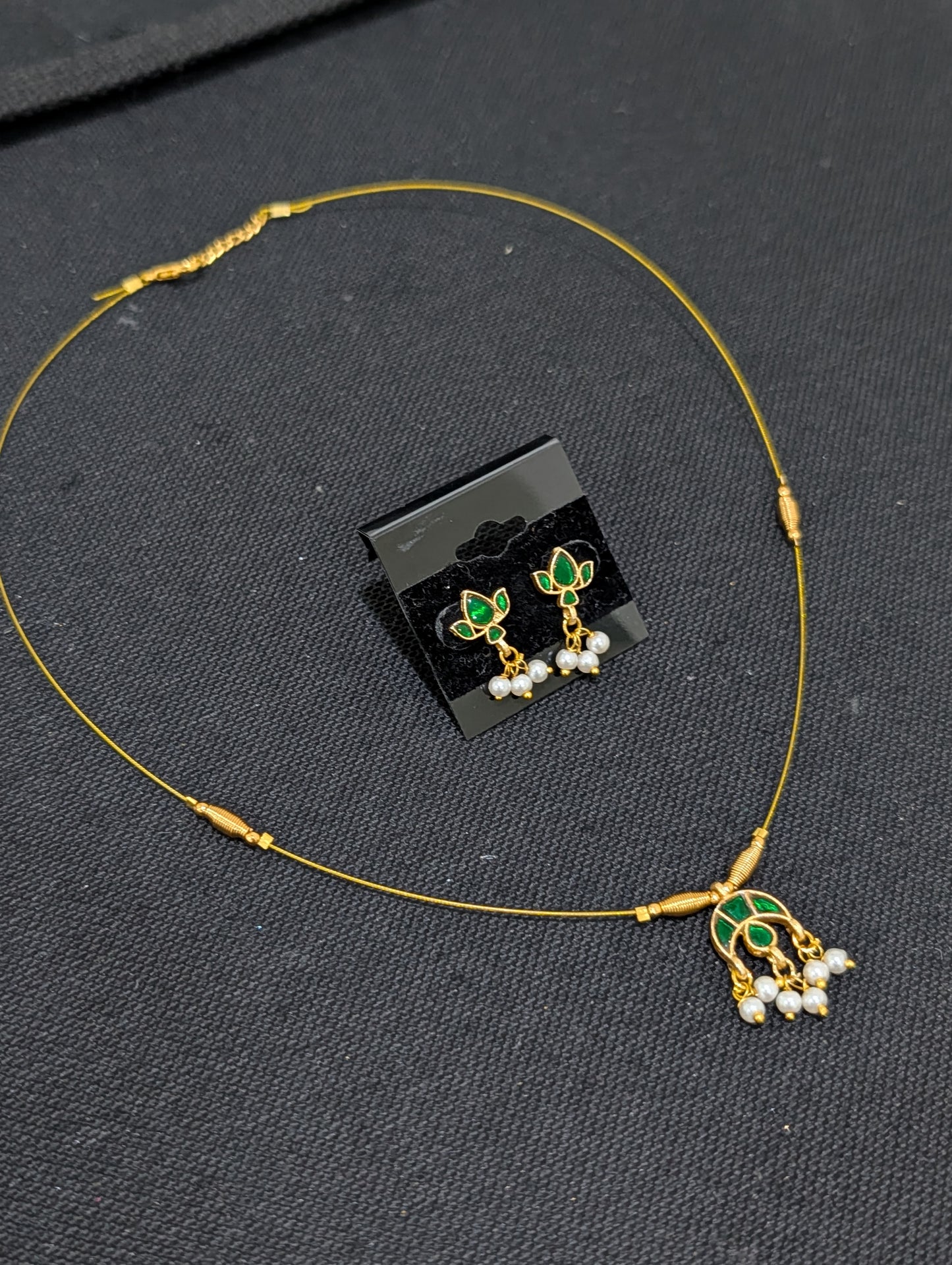Minimalistic Jadau Kundan Invisible Chain Necklace set - D3