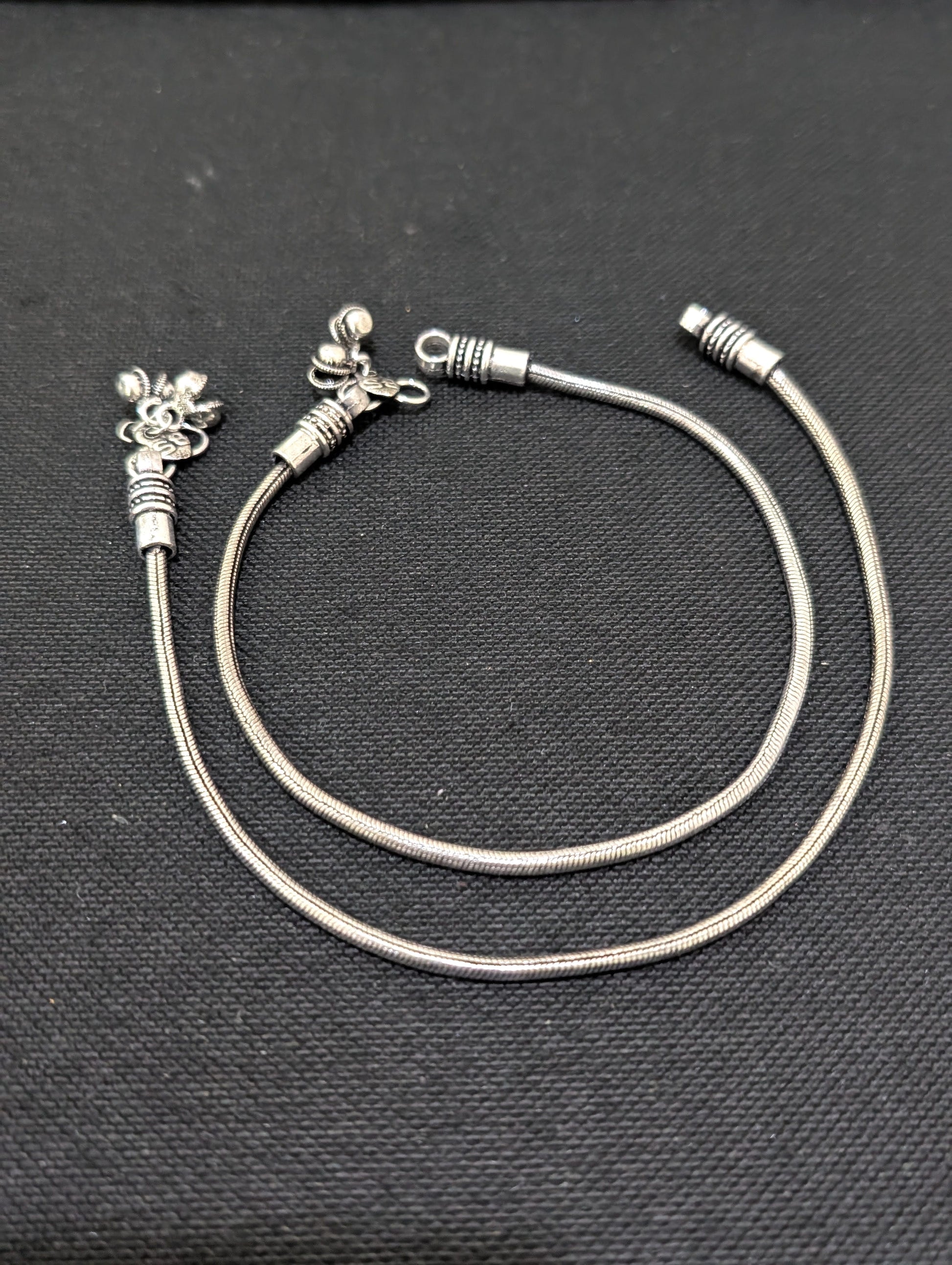 Oxidized Silver simple Anklets - Simpliful