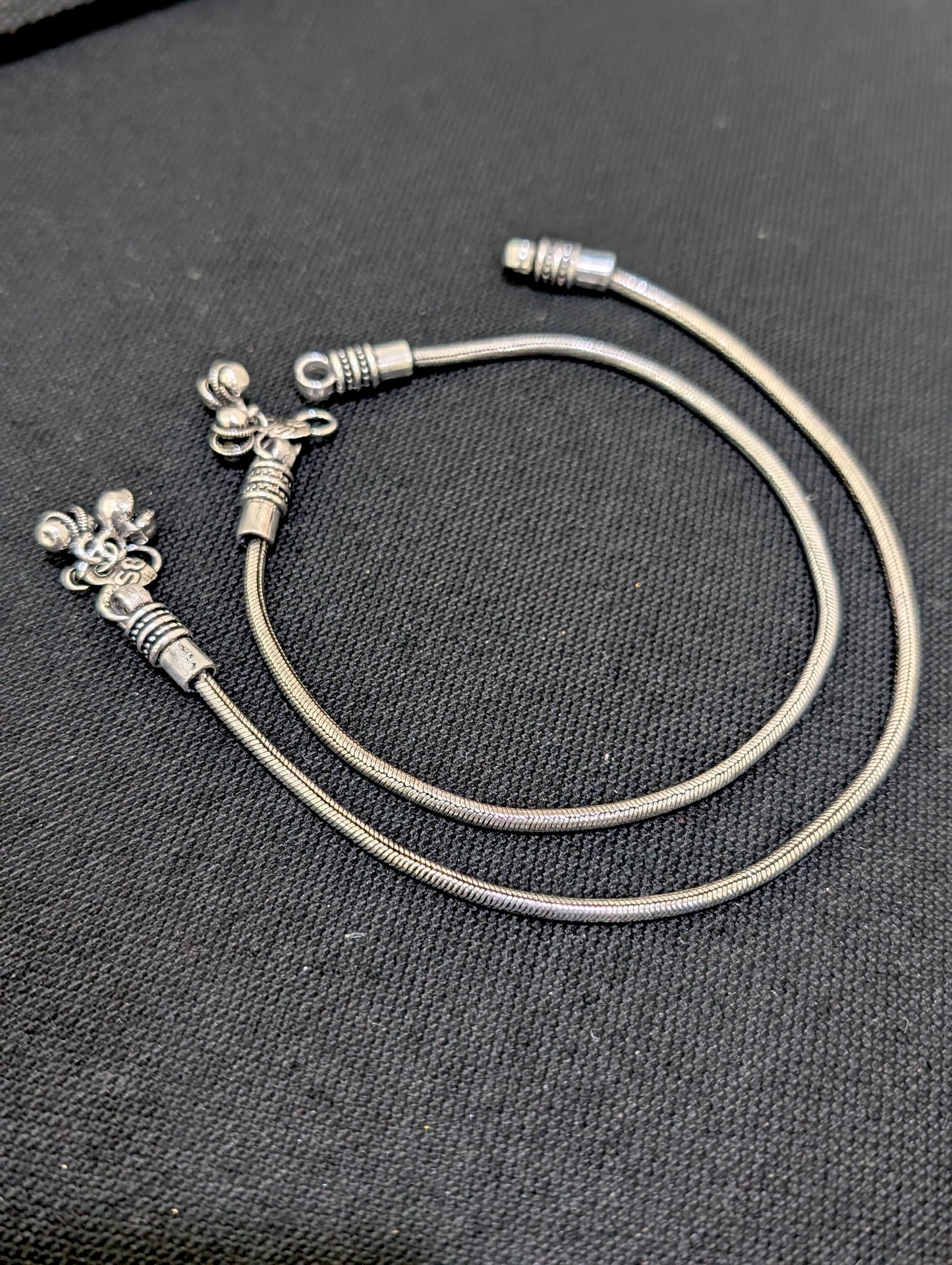 Oxidized Silver simple Anklets - Simpliful