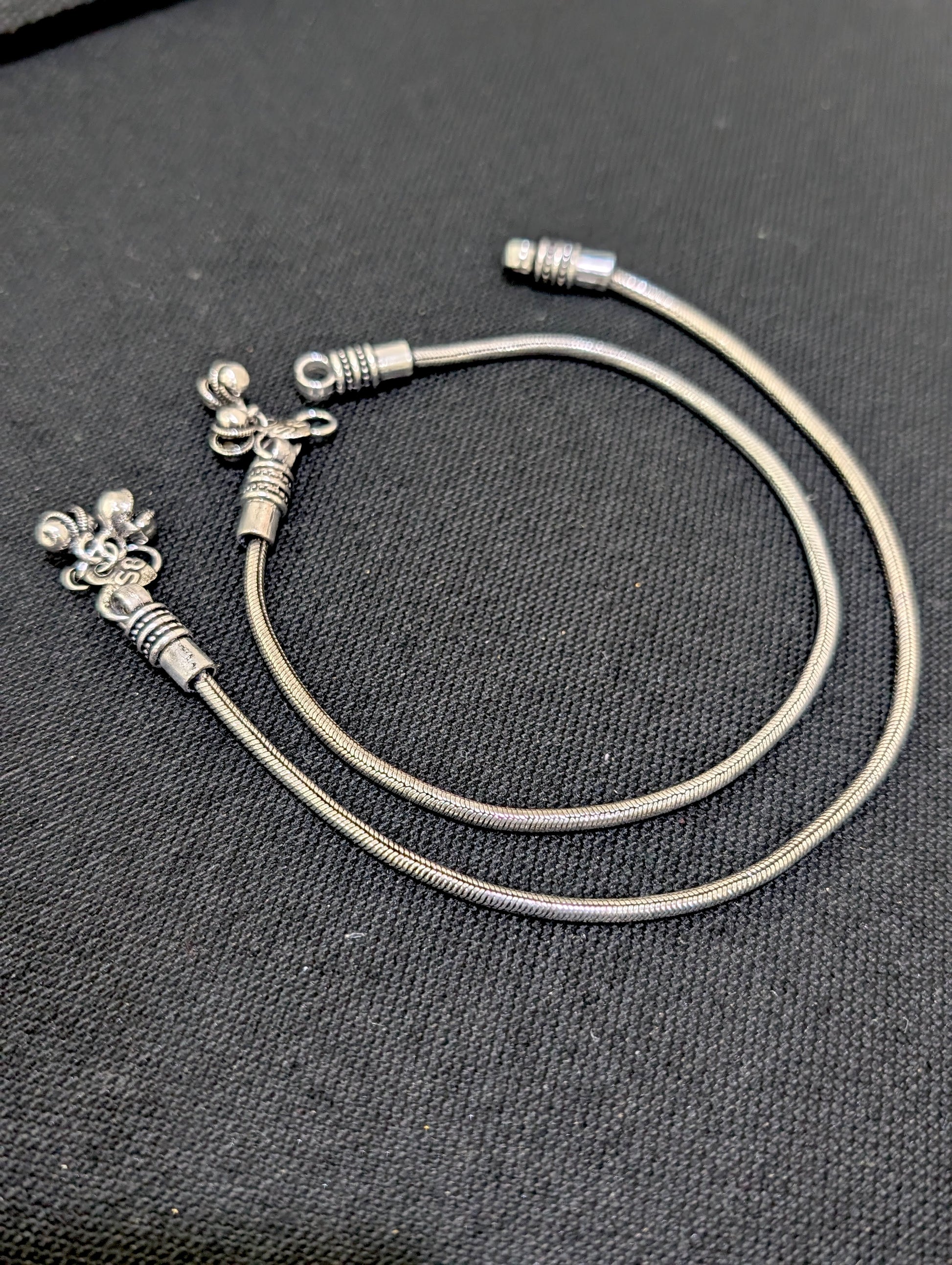 Oxidized Silver simple Anklets - Simpliful