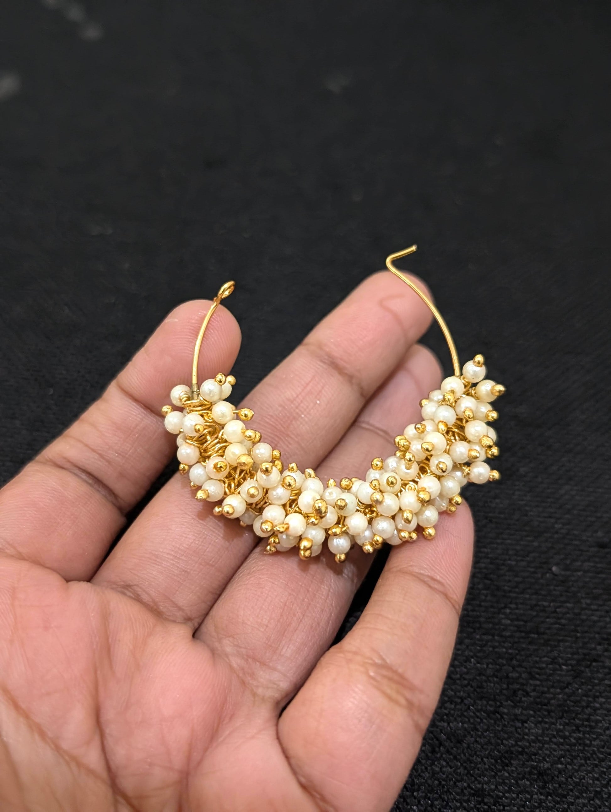 Pearl cluster bead Medium hoop earrings - Simpliful
