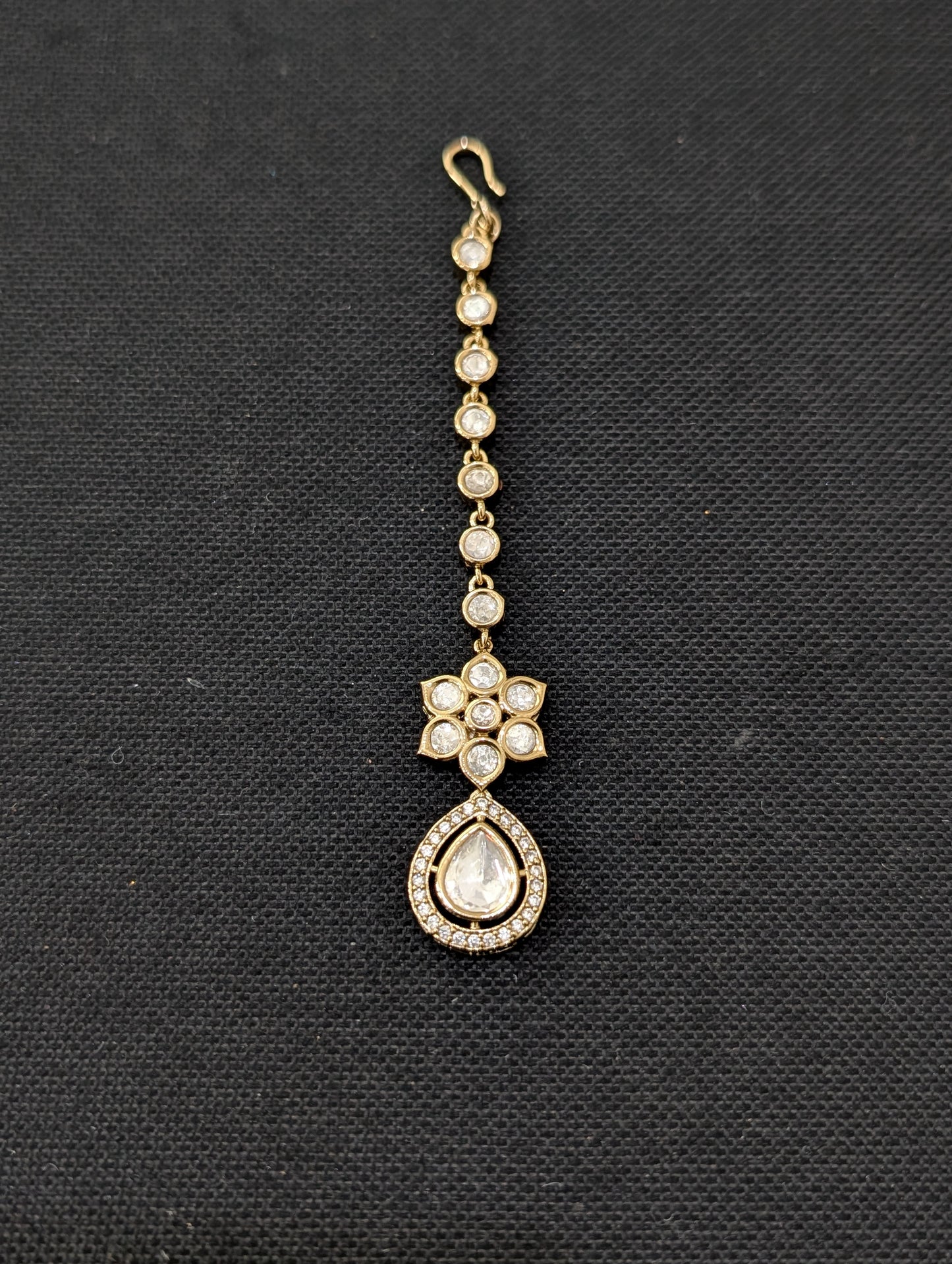Mehandi gold plated Teardrop Tikka