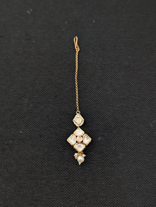Diamond design Kundan Maang Tikka