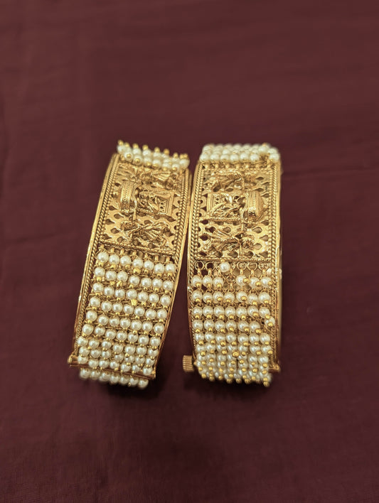 Indian Bharat theme Pearl Gold plated openable bangles