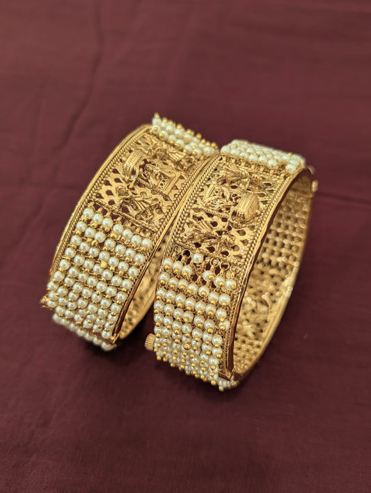 Indian Bharat theme Pearl Gold plated openable bangles