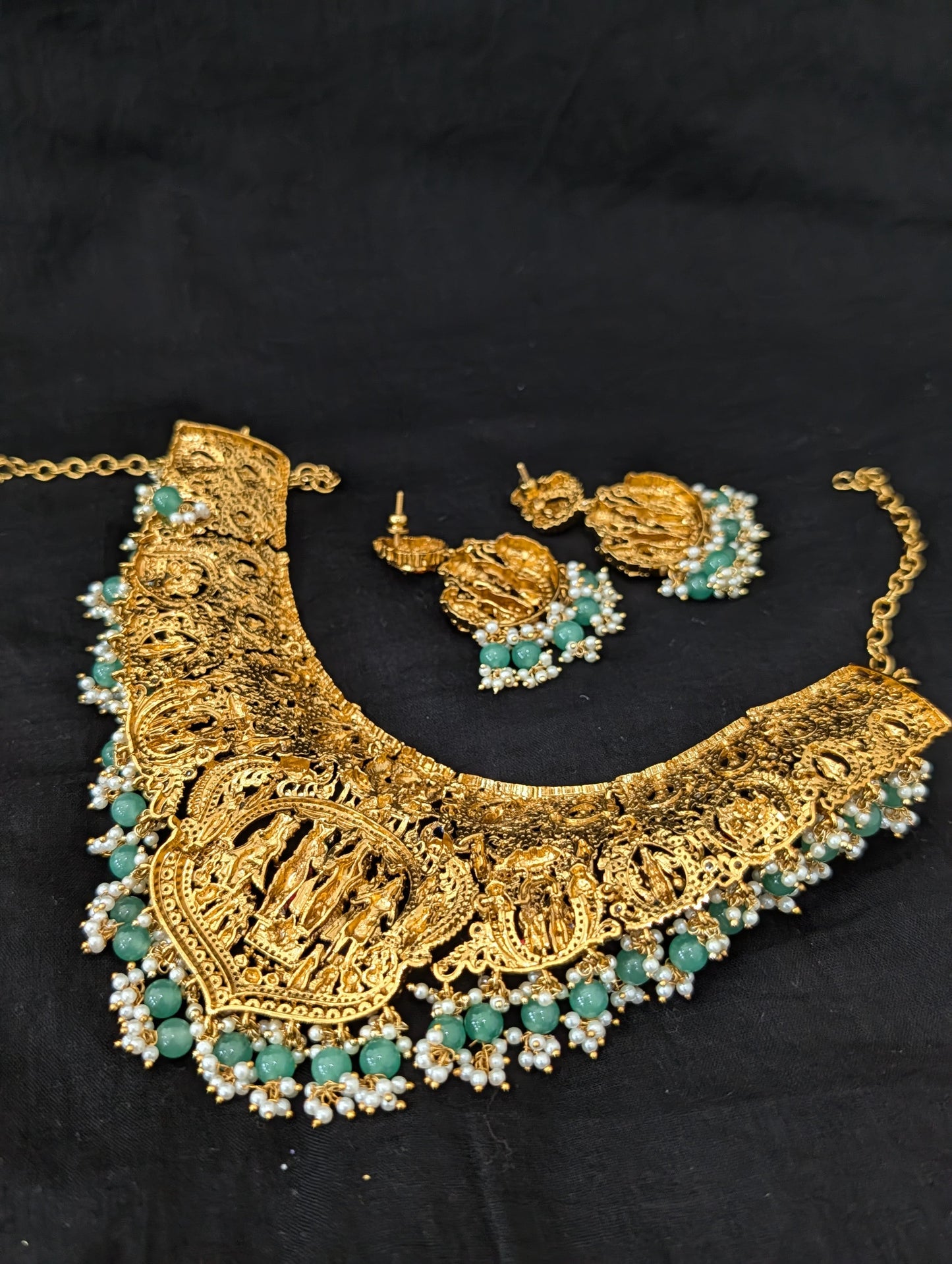 Thirukalyanam design Grand Antique Choker Necklace set