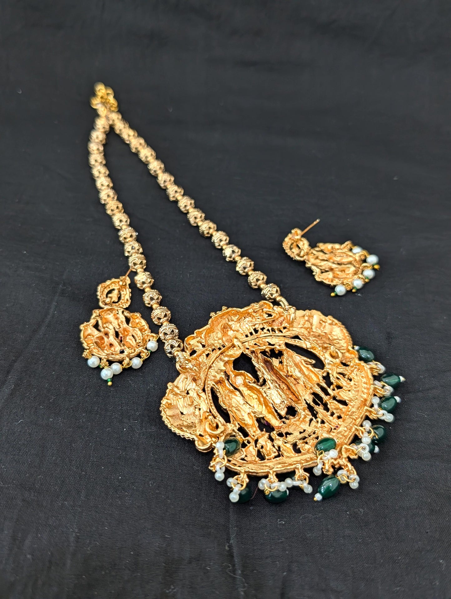 Thirukalyanam Pendant Antique Necklace set