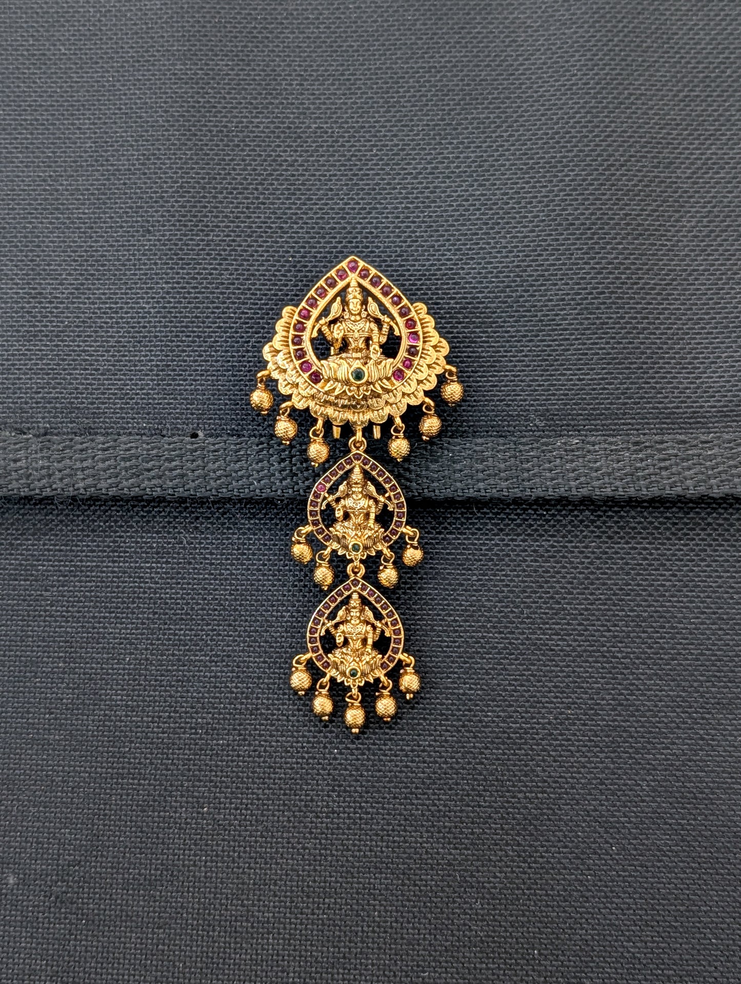 Antique Gold plated Kemp Medium dangle hair brooch