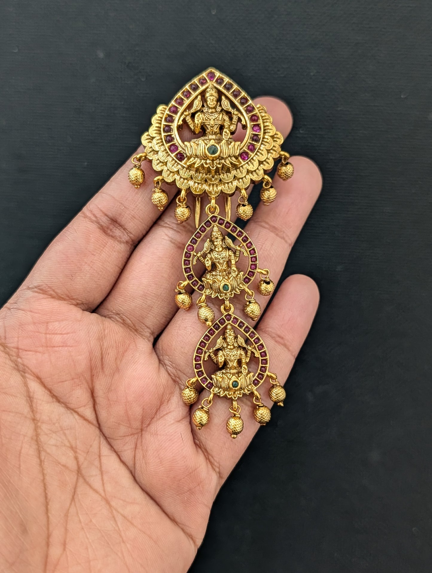 Antique Gold plated Kemp Medium dangle hair brooch