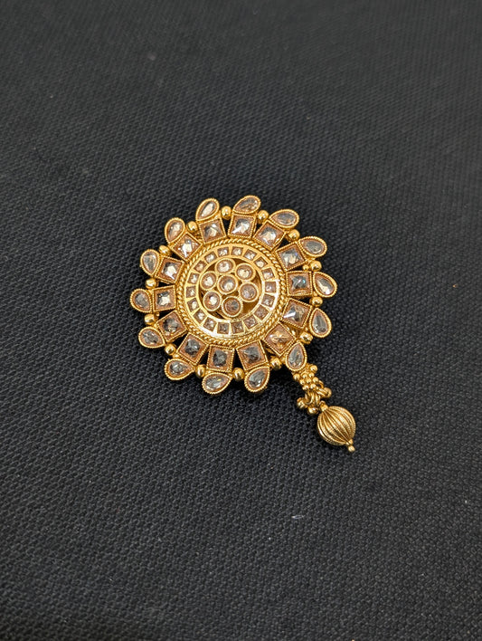 Grand Gold plated Round design Polki Saree Brooch