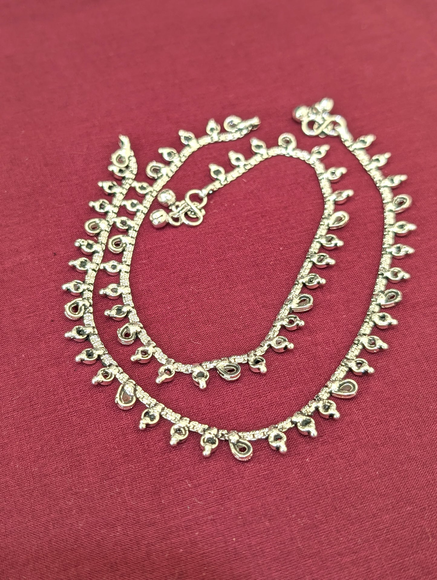 Kemp stone Bright Silver plated Anklets