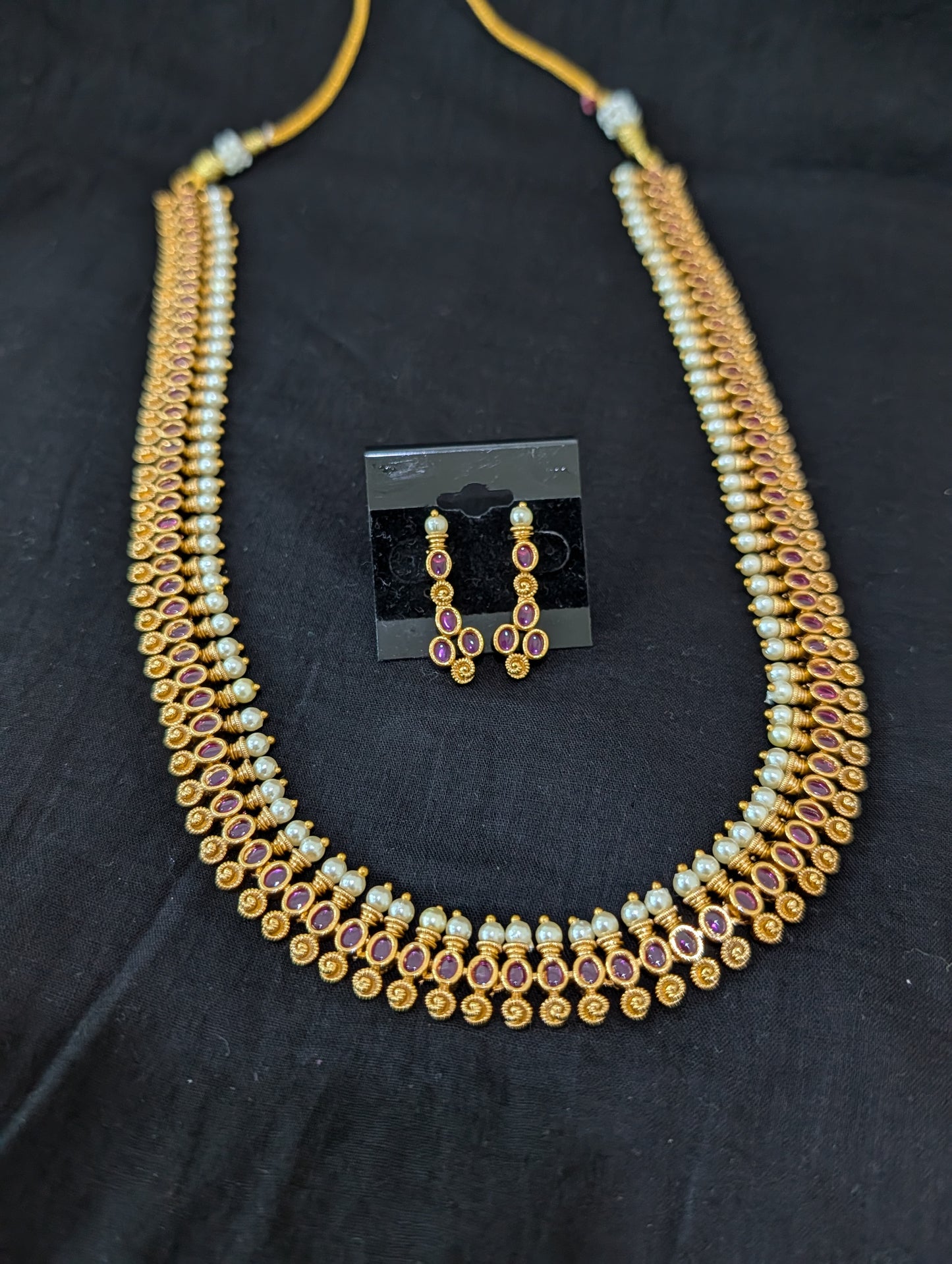 Kemp stone Traditional Mid length Necklace set