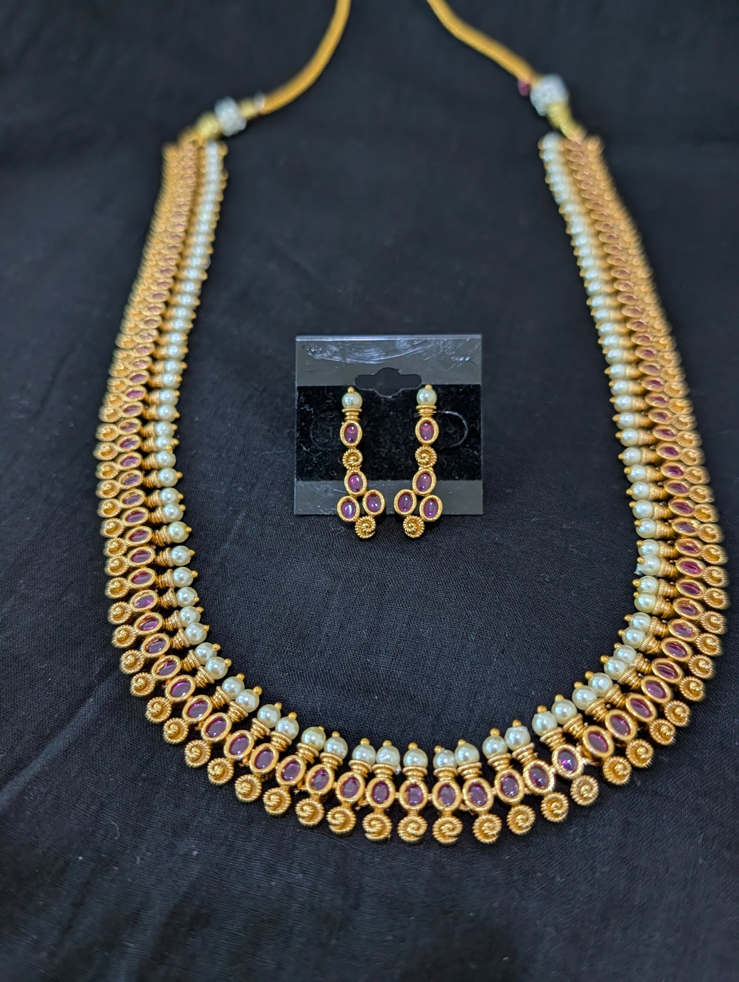 Kemp stone Traditional Mid length Necklace set