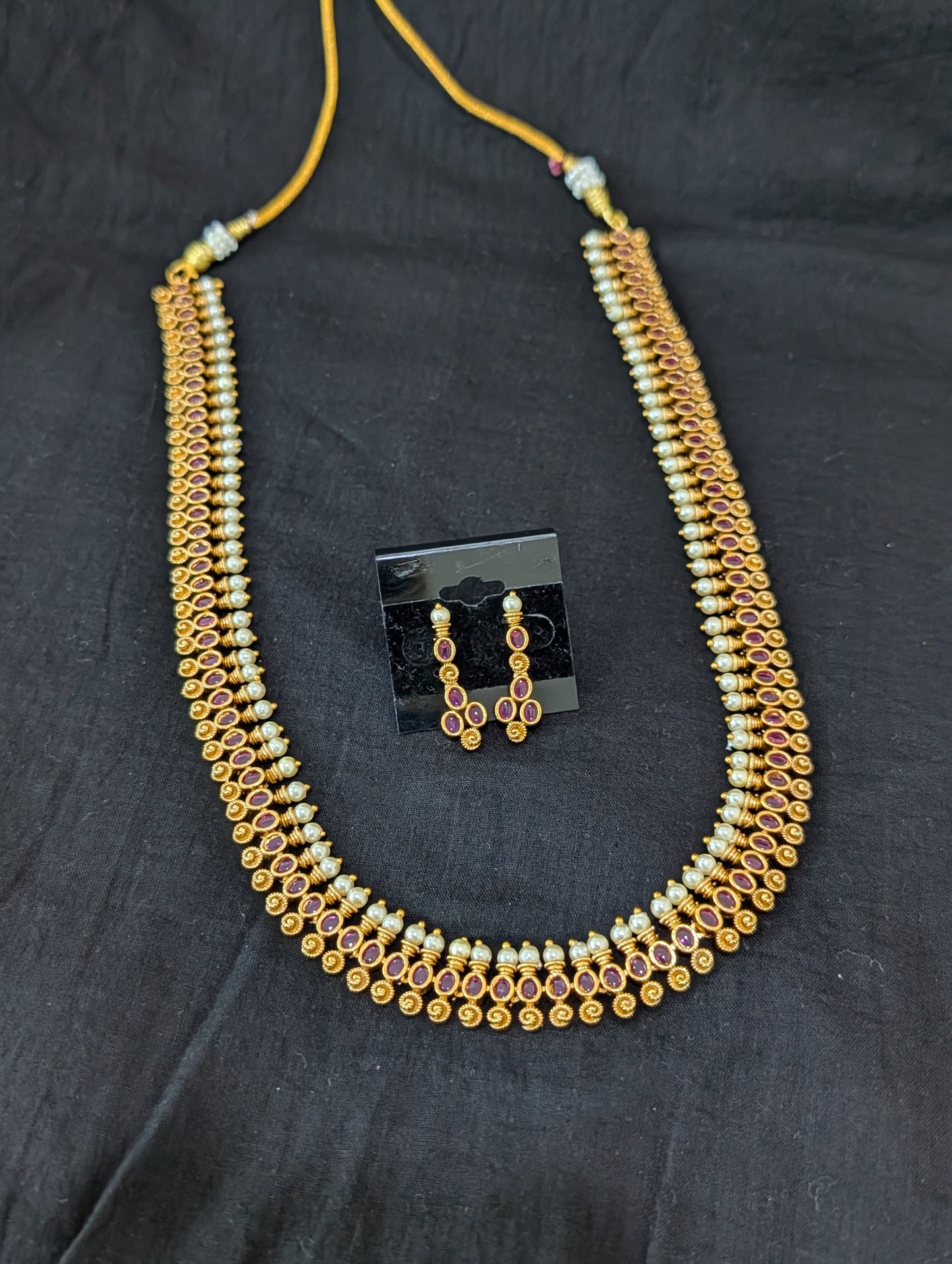 Kemp stone Traditional Mid length Necklace set