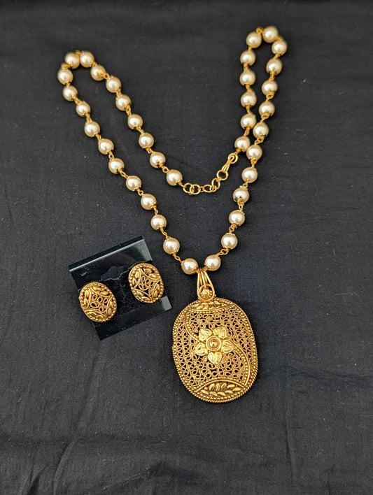 Gold look alike Pendant and Earrings Set with Pearl chain