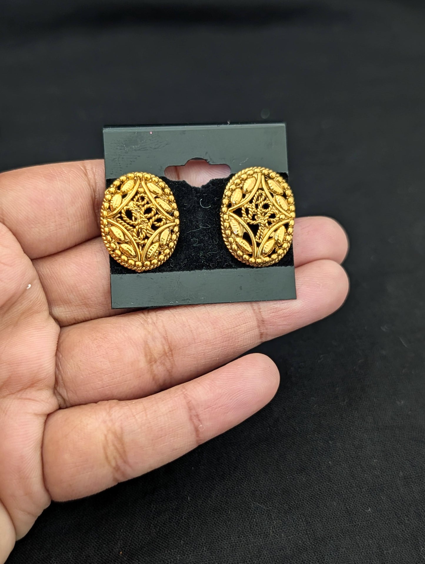 Gold look alike Pendant and Earrings Set with Pearl chain