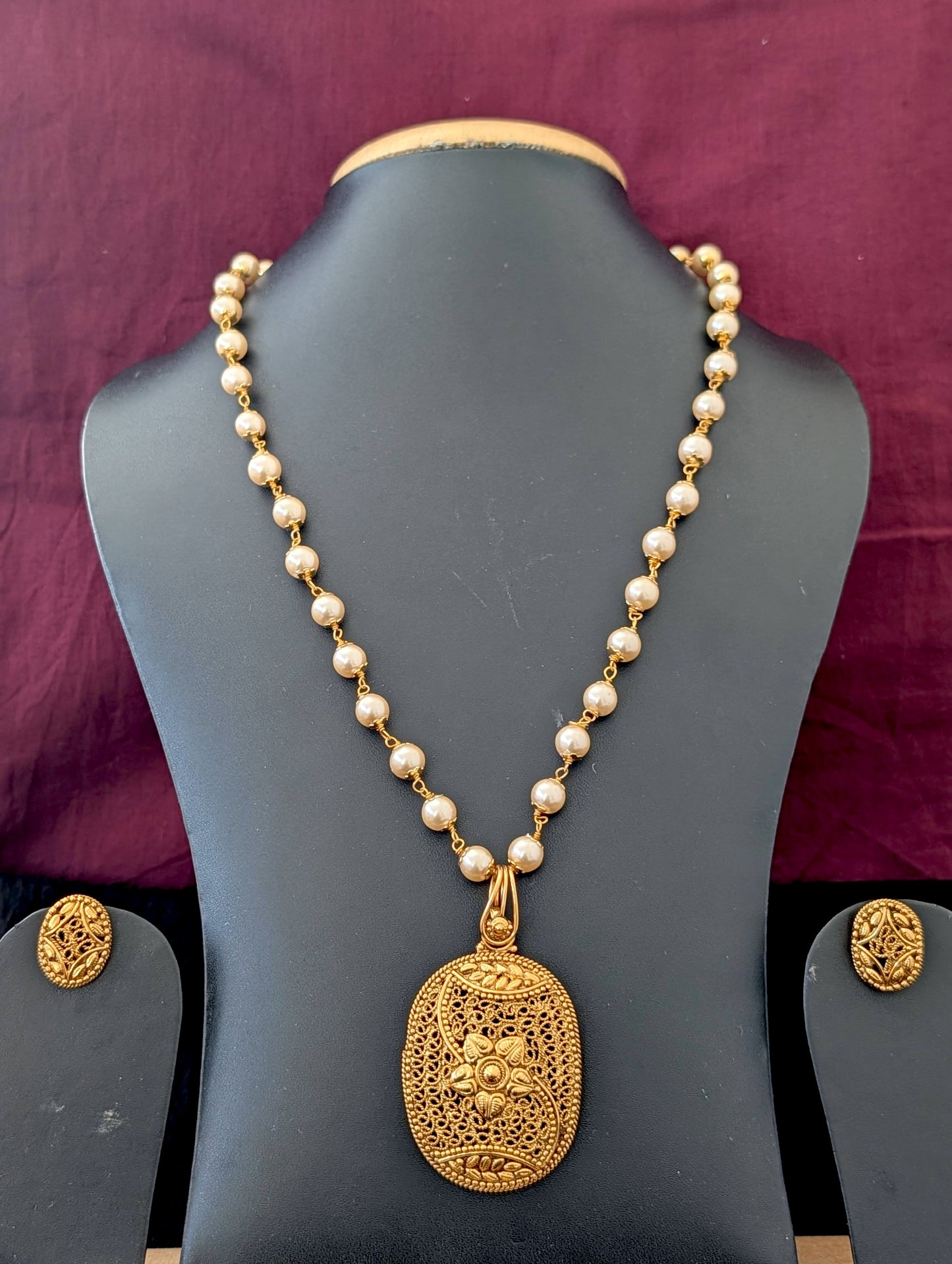 Gold look alike Pendant and Earrings Set with Pearl chain