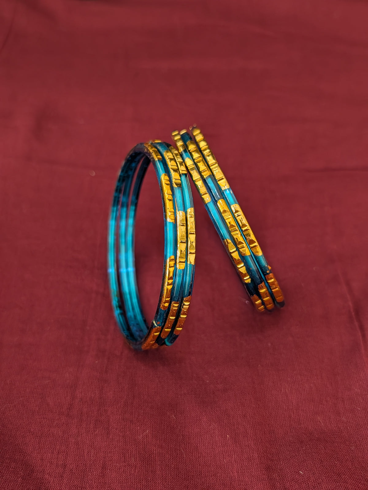 Gold line Glass Bangles - Set of 6 bangles - Big Size - 2x10 - Simpliful