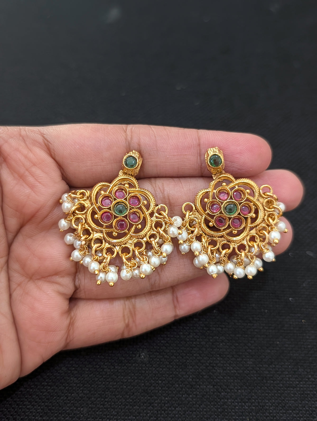 Minimalistic Guttapusalu Kemp Choker Chandbali set