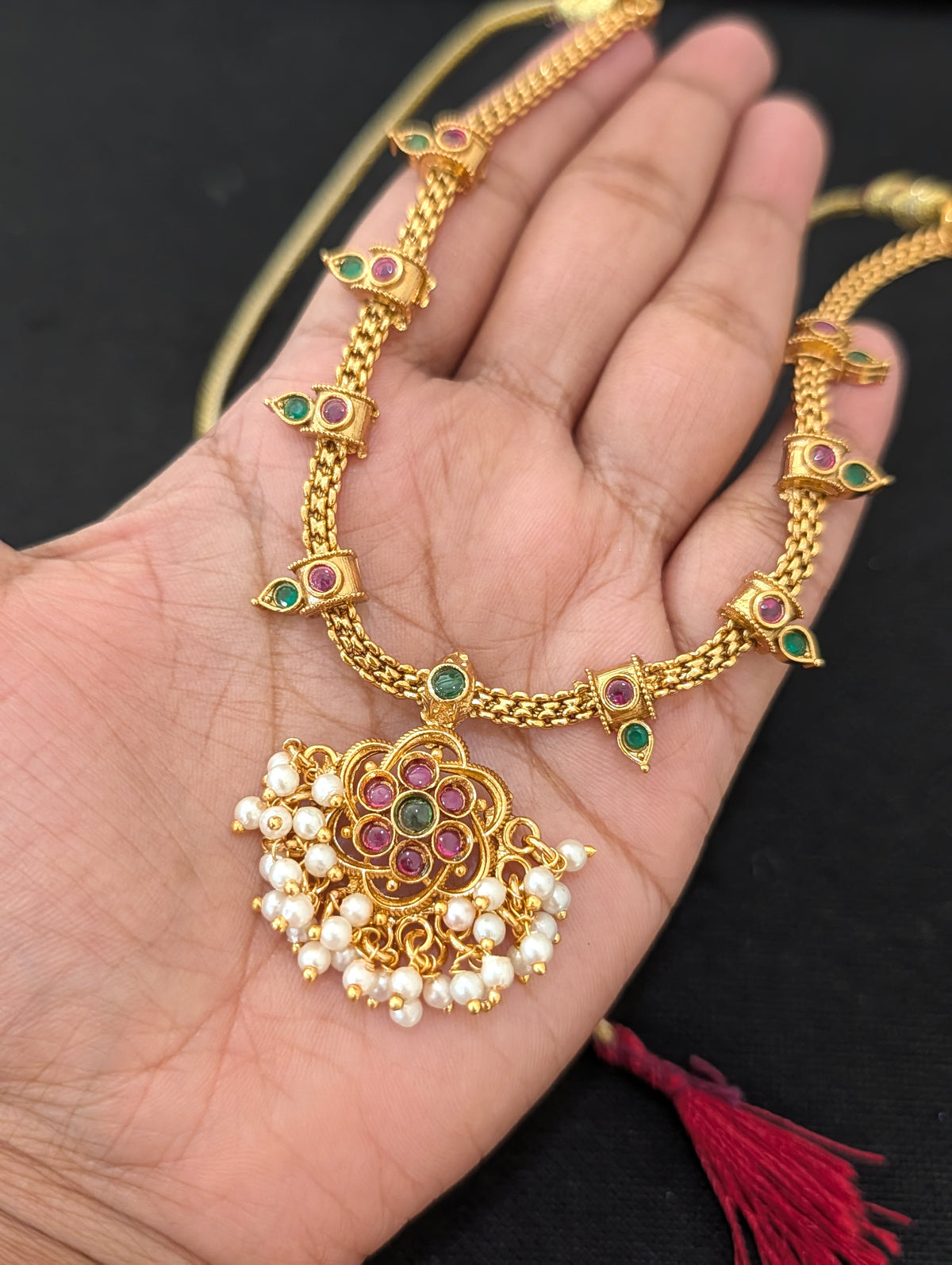 Minimalistic Guttapusalu Kemp Choker Chandbali set