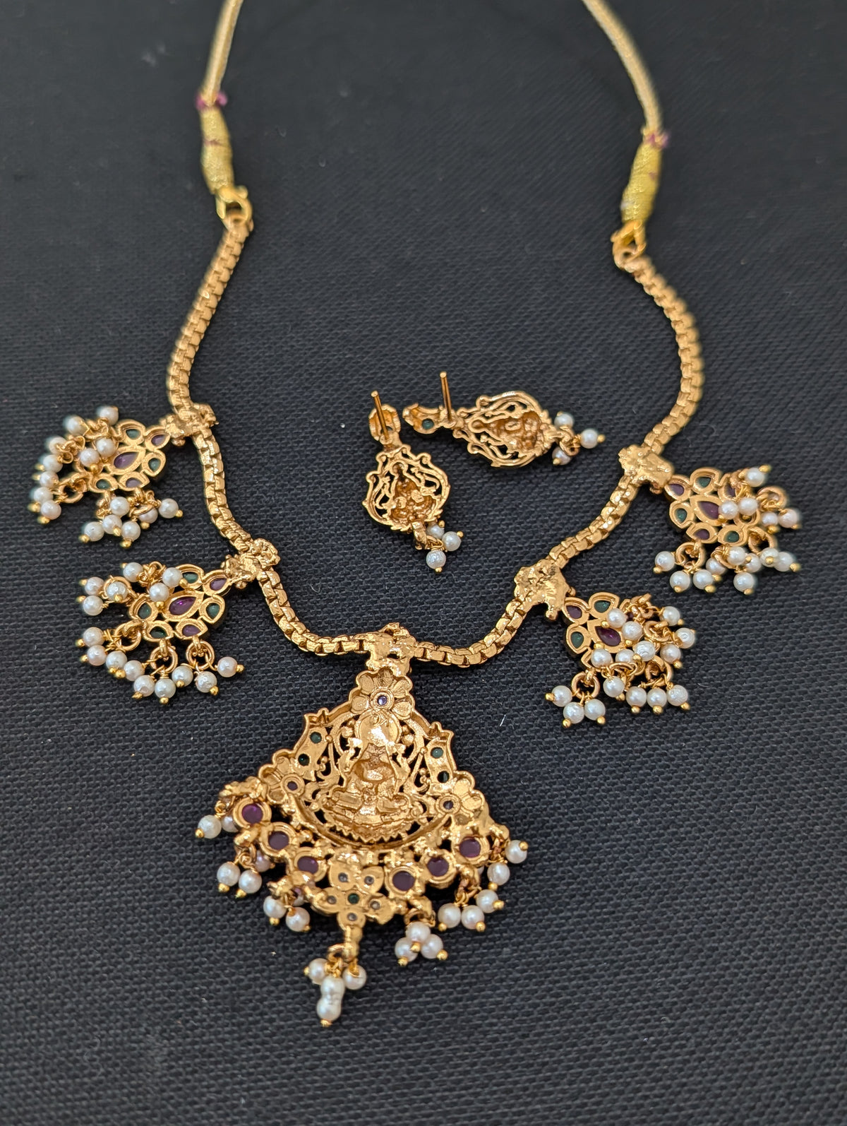 Adigai style Lakshmi ji Kemp Choker Stud set