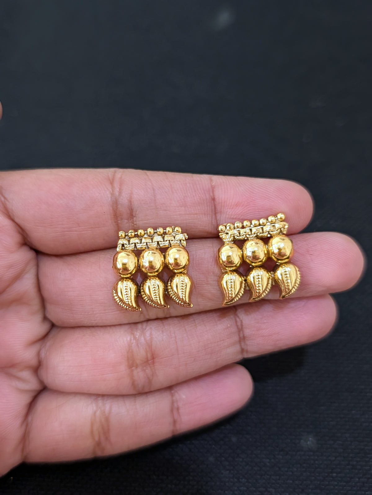 Gold plated Mango design Choker Stud set