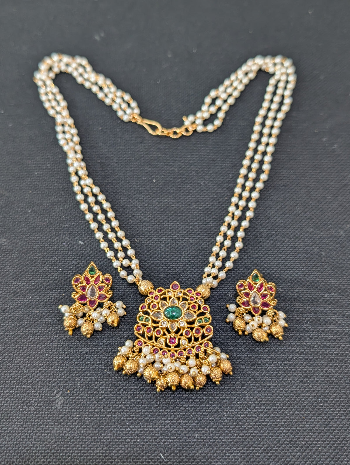 Pearl stranded Pendant Chain Stud set