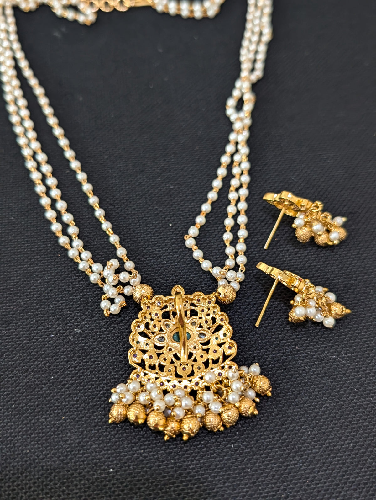 Pearl stranded Pendant Chain Stud set