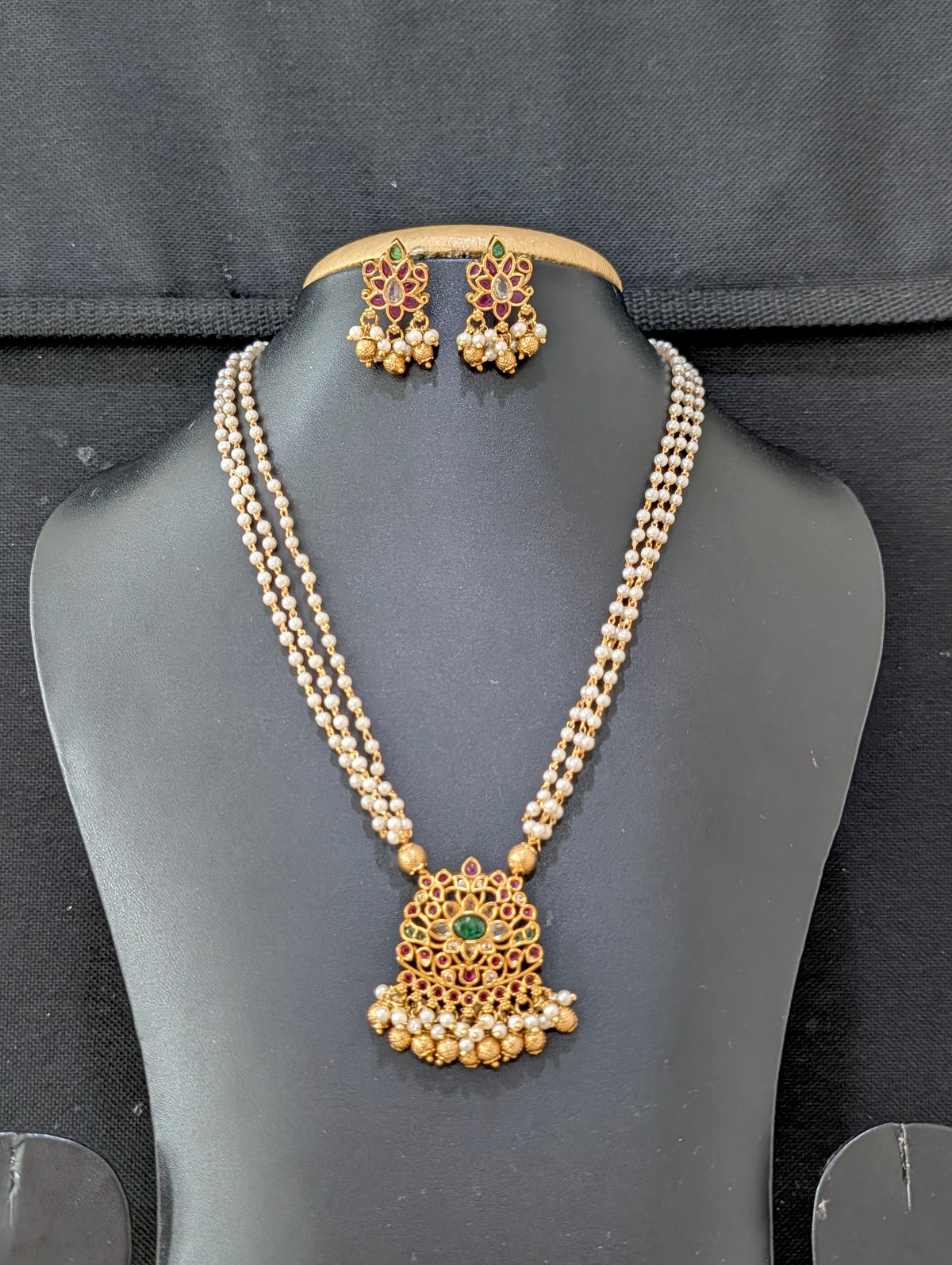 Pearl stranded Pendant Chain Stud set