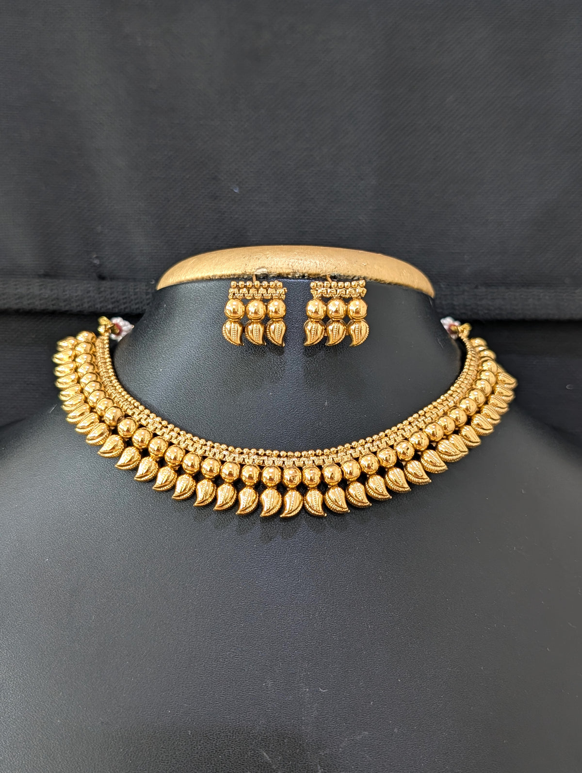 Gold plated Mango design Choker Stud set