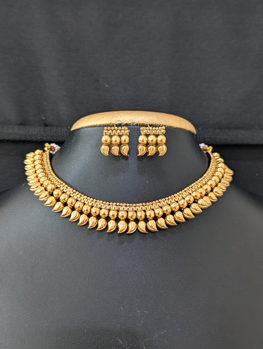 Gold plated Mango design Choker Stud set