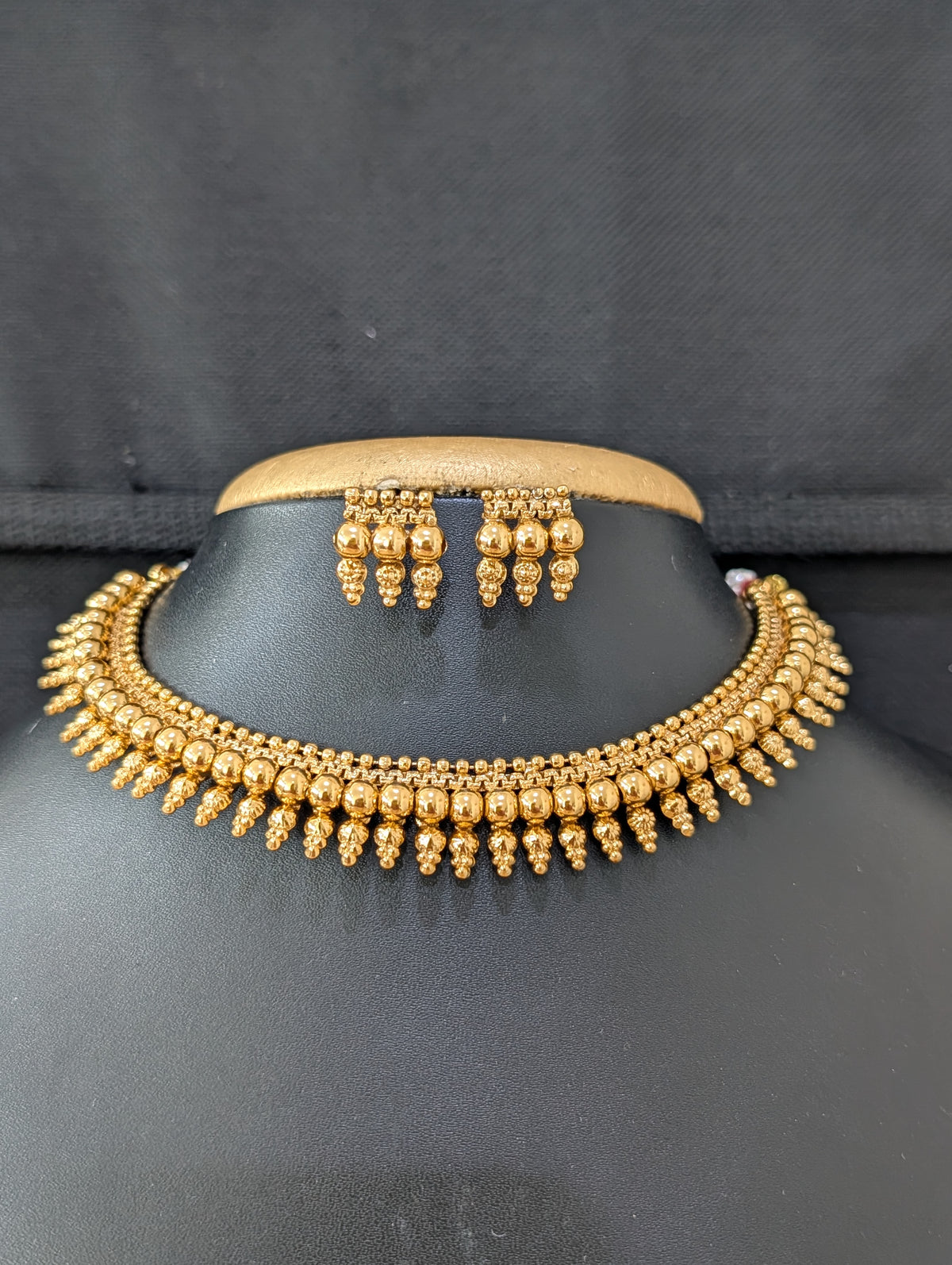 Gold plated spike design Choker Stud set