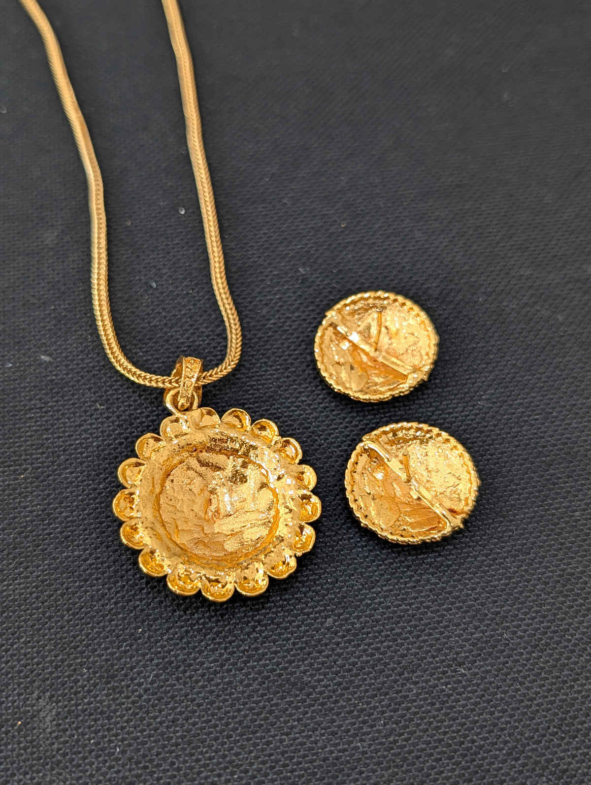 Lord Ganesha Pendant Chain Stud set