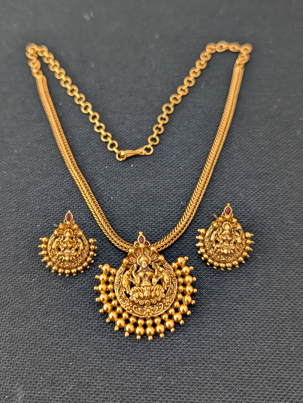 Goddess Lakshmi Pendant Chain Stud set