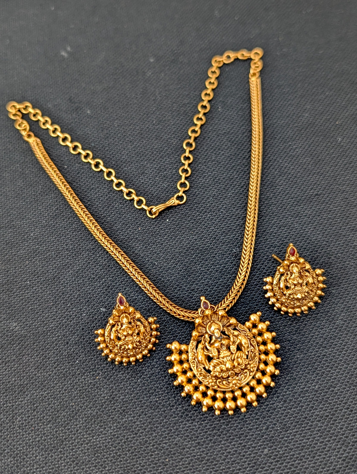 Goddess Lakshmi Pendant Chain Stud set
